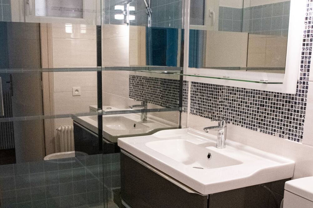 Photo of Bathroom in Jurancon