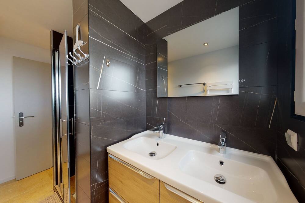 Photo of Bathroom in Jurancon