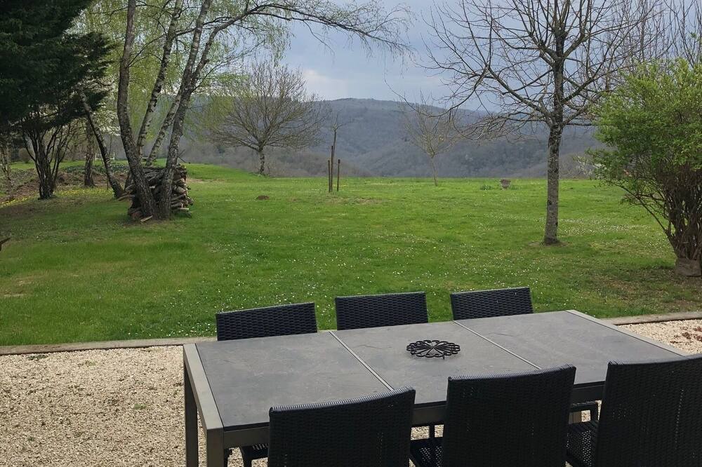 Photo of Patio Balcony in Saint-Mesmin