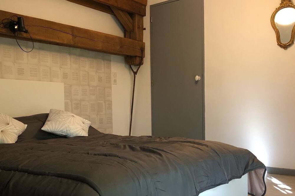Photo of Bedroom in Saint-Mesmin