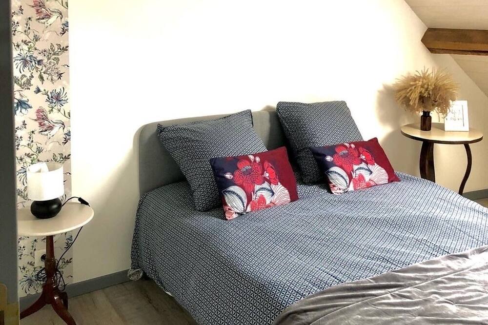 Photo of Bedroom in Saint-Mesmin