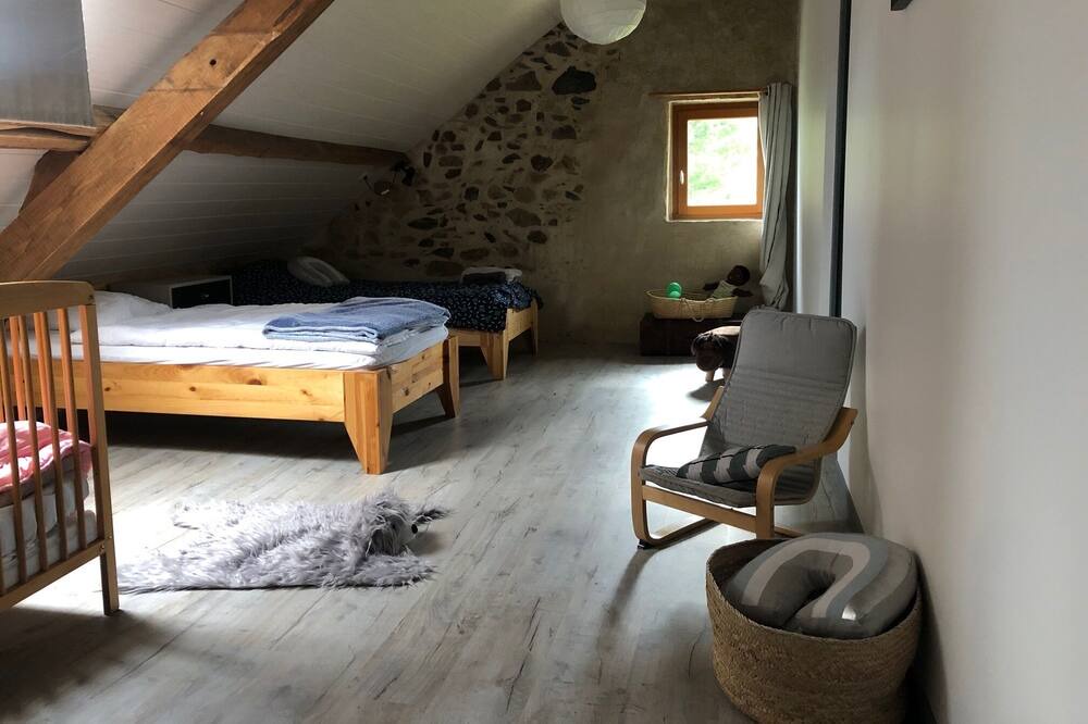 Photo of Bedroom in Saint-Mesmin