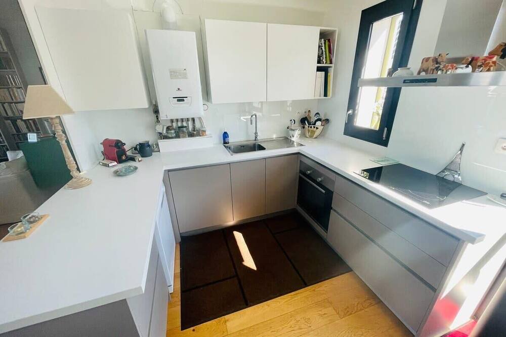 Photo of Kitchen in Bassins a Flot