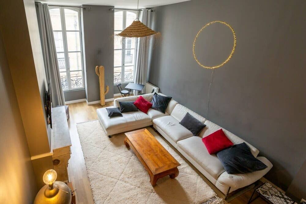 Photo of Livingroom in Bordeaux Golden Triangle