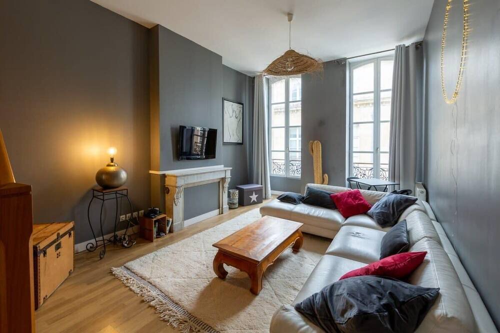 Photo of Livingroom in Bordeaux Golden Triangle