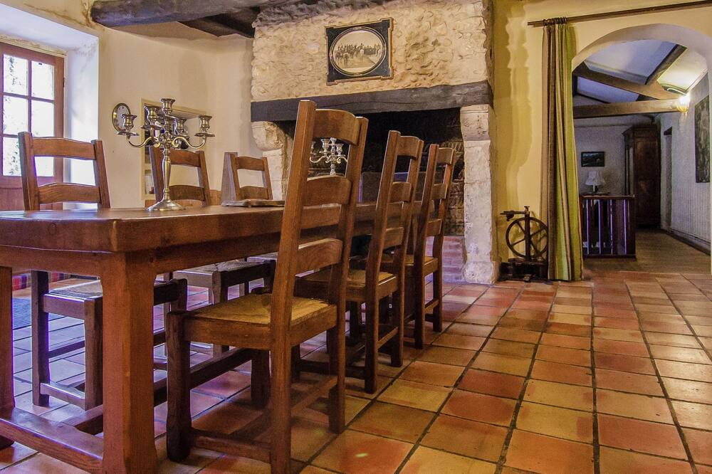 Photo of Livingroom in Bourgnac