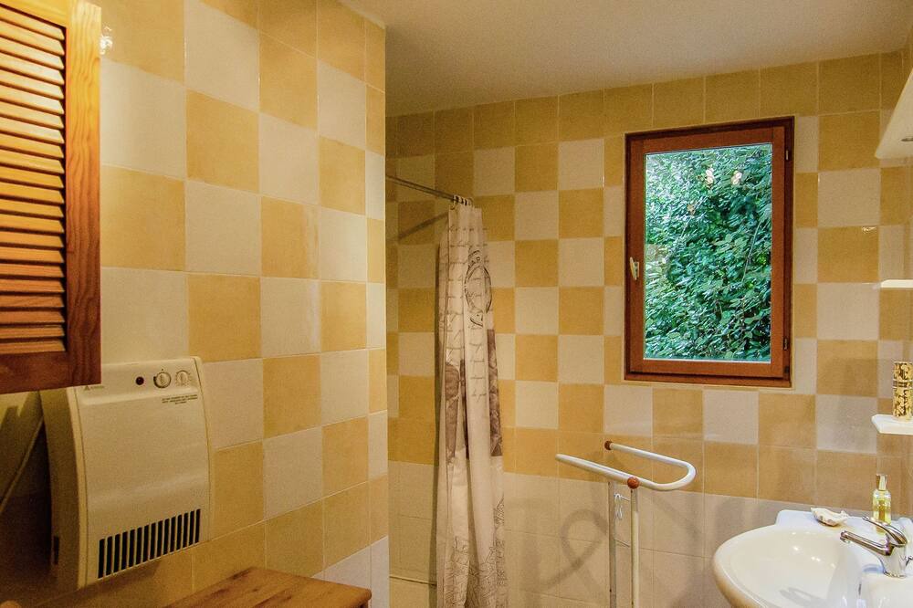 Photo of Bathroom in Bourgnac