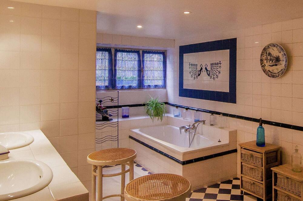 Photo of Bathroom in Bourgnac