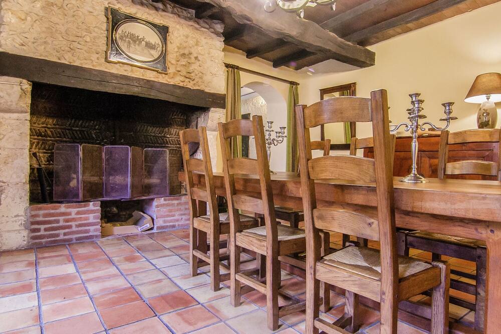 Photo of Livingroom in Bourgnac
