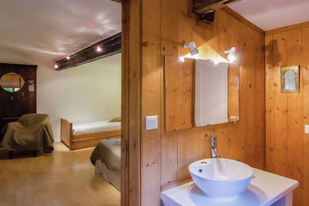 Photo of Bathroom in Bourgnac