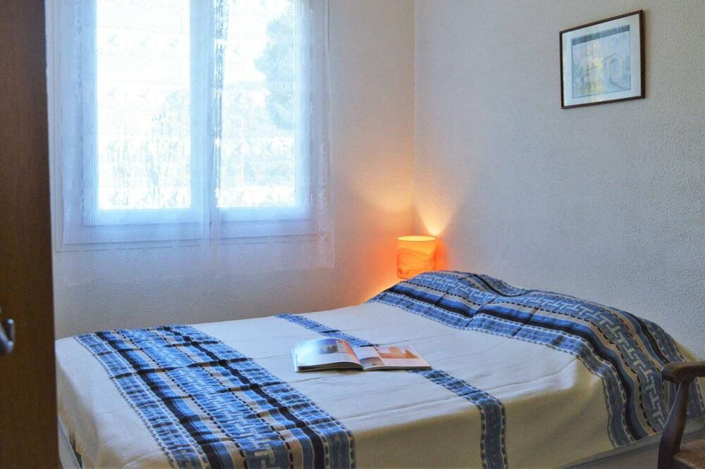 Photo of Bedroom in Bormes-Les-Mimosas