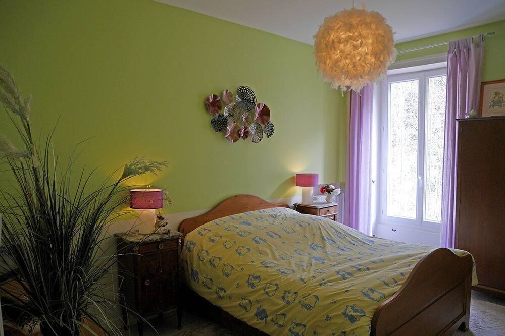 Photo of Bedroom in Saint-Martial-de-Valette