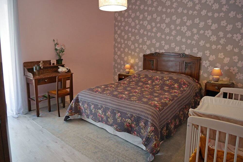 Photo of Bedroom in Saint-Martial-de-Valette