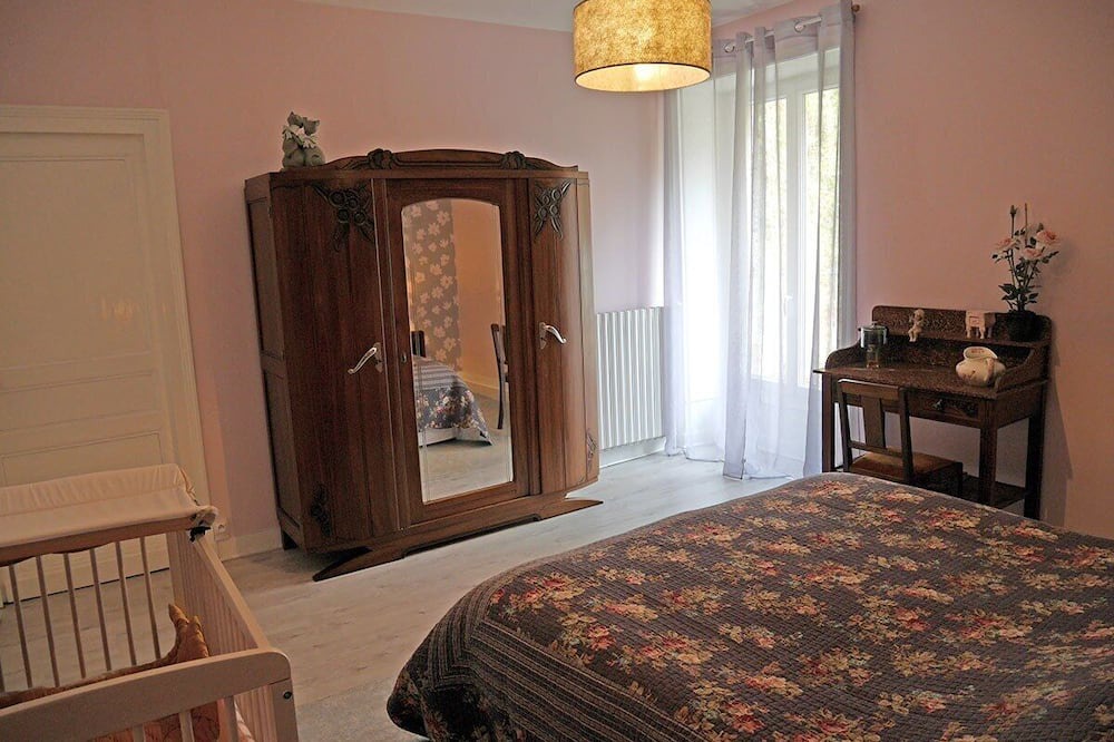 Photo of Bedroom in Saint-Martial-de-Valette