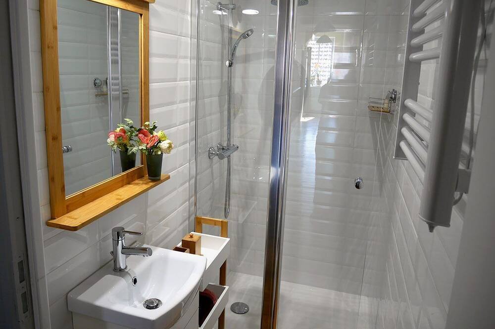 Photo of Bathroom in Saint-Martial-de-Valette