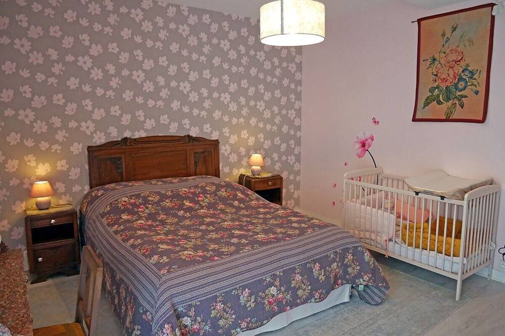 Photo of Bedroom in Saint-Martial-de-Valette
