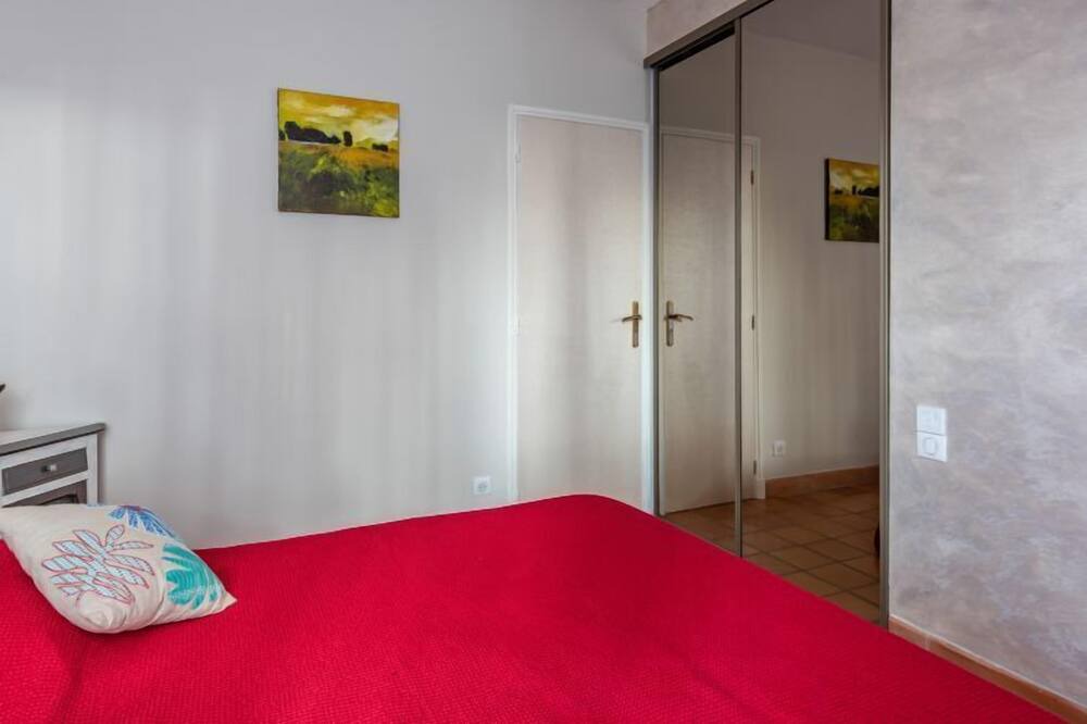 Photo of Bedroom in La Bouilladisse