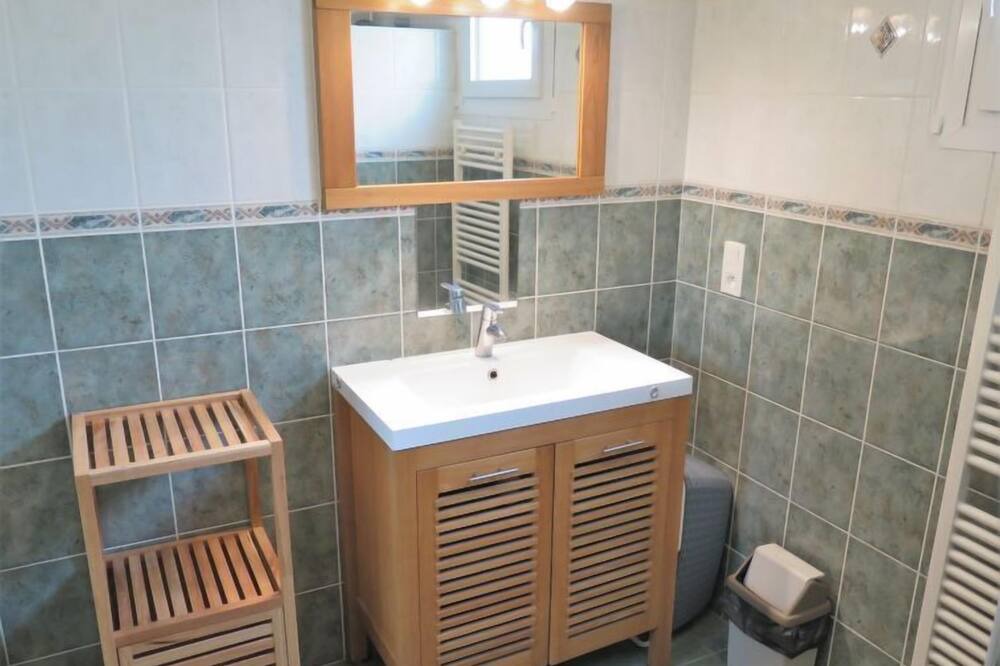 Photo of Bathroom in Queyrac