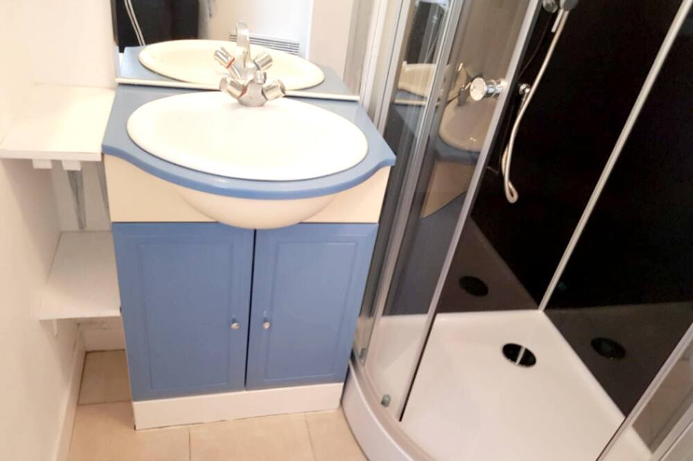 Photo of Bathroom in Hourtin Port