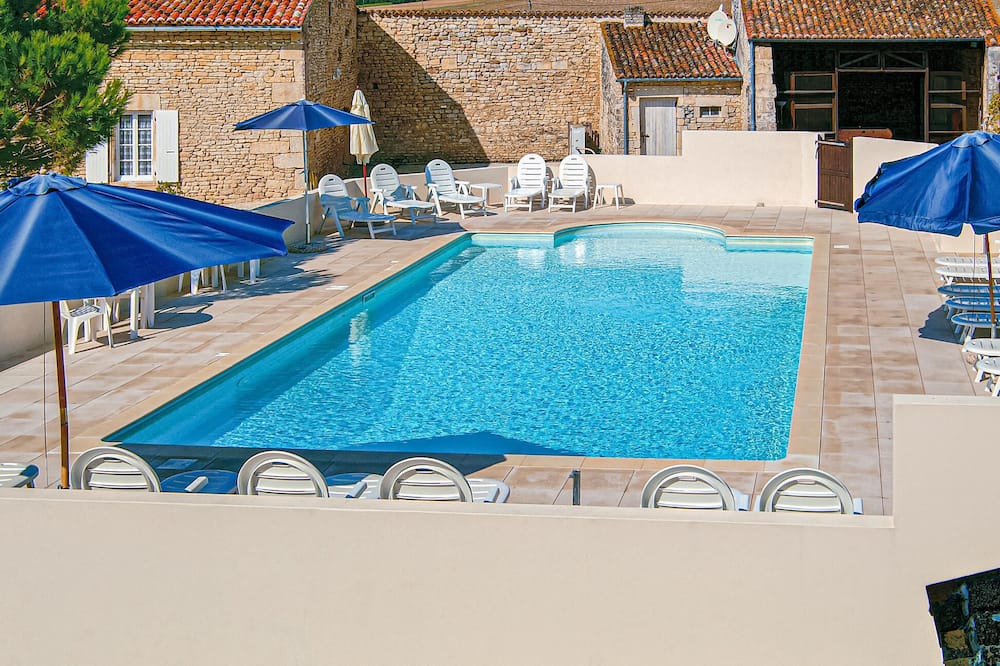 Photo of Outdoor in Saint-Hilaire-de-Villefranche