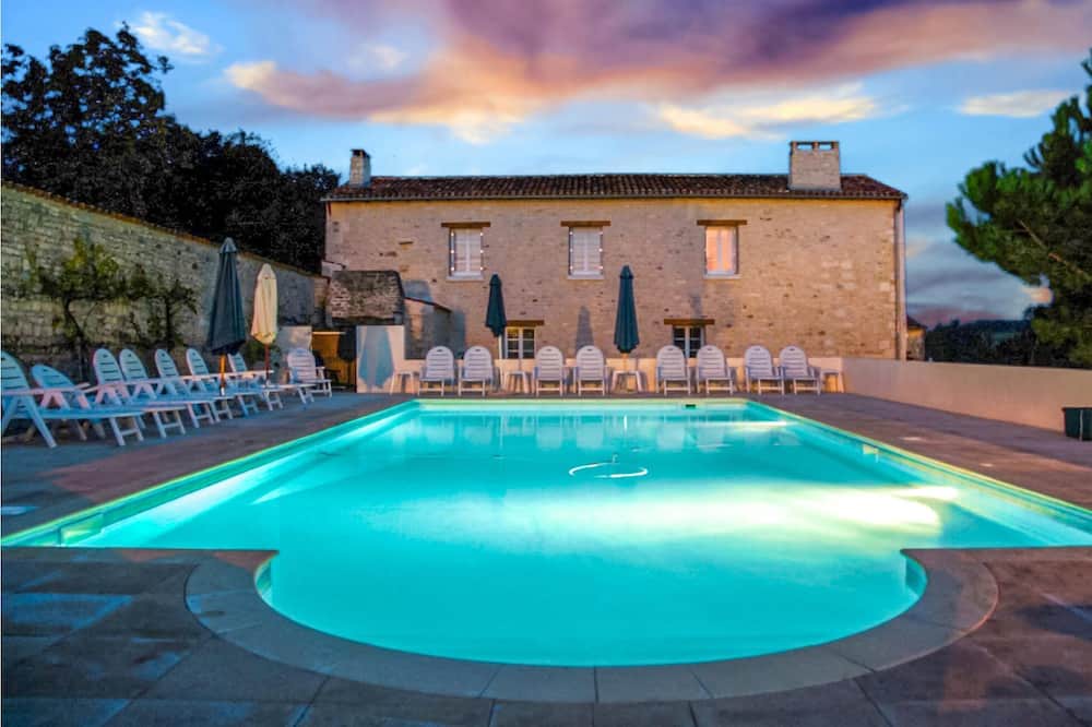 Photo of Outdoor in Saint-Hilaire-de-Villefranche