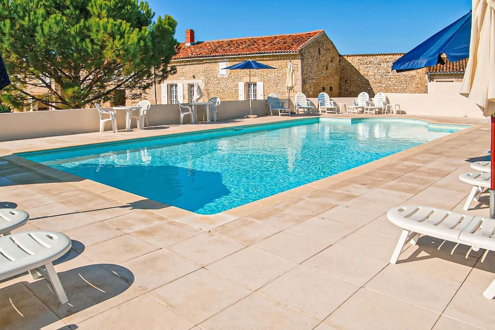 Photo of Outdoor in Saint-Hilaire-de-Villefranche