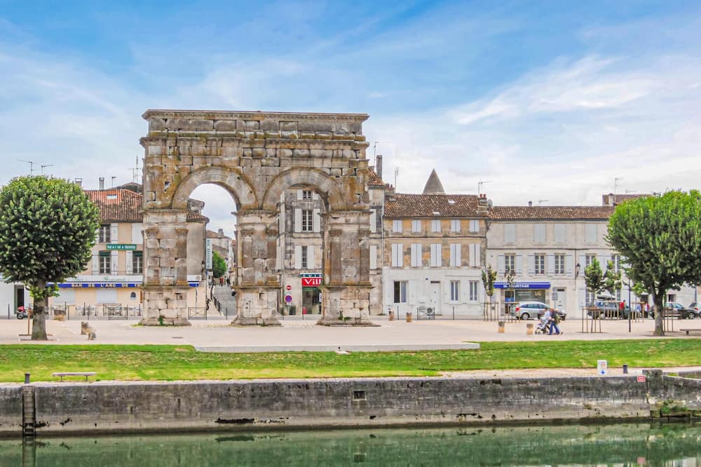 Photo of Others in Saint-Hilaire-de-Villefranche
