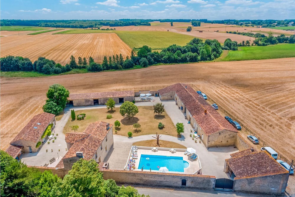Photo of Outdoor in Saint-Hilaire-de-Villefranche