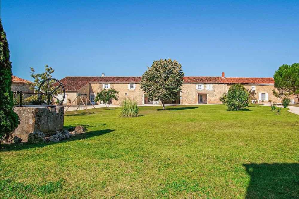 Photo of Others in Saint-Hilaire-de-Villefranche