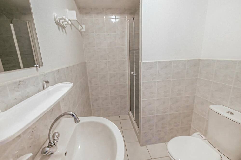 Photo of Bathroom in Saint-Hilaire-de-Villefranche
