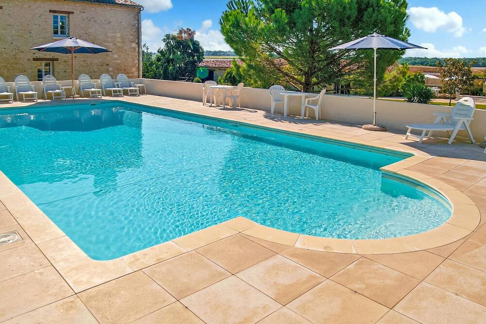Photo of Outdoor in Saint-Hilaire-de-Villefranche