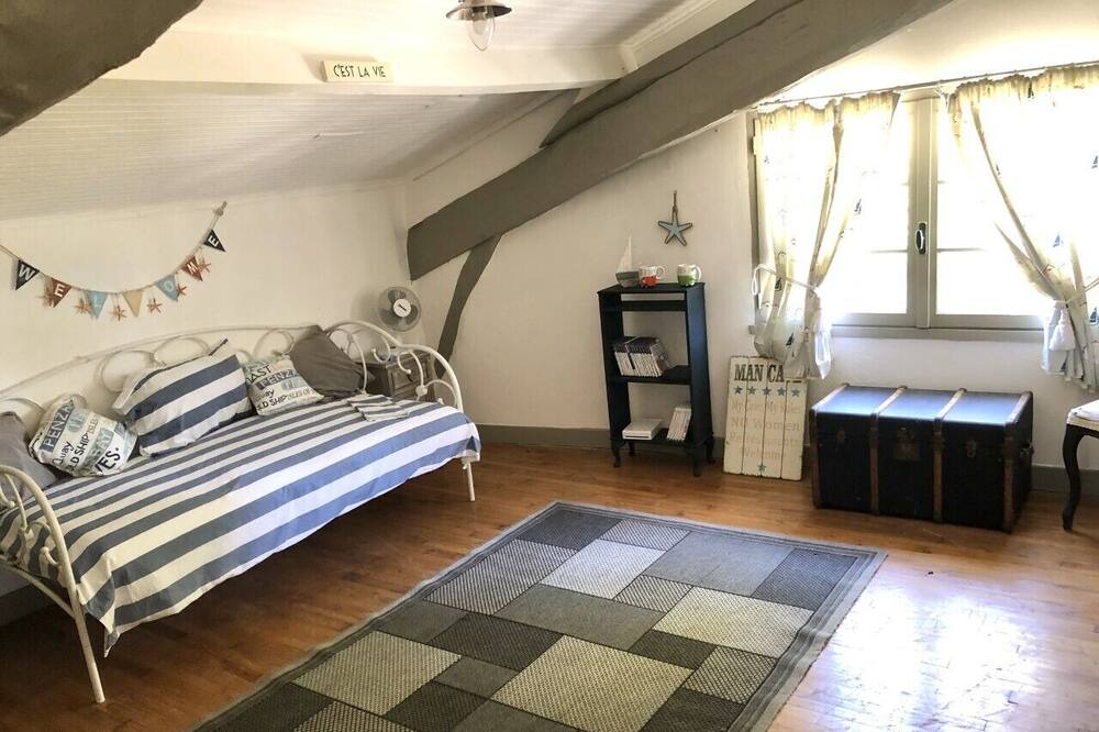 Photo of Bedroom in Monflanquin
