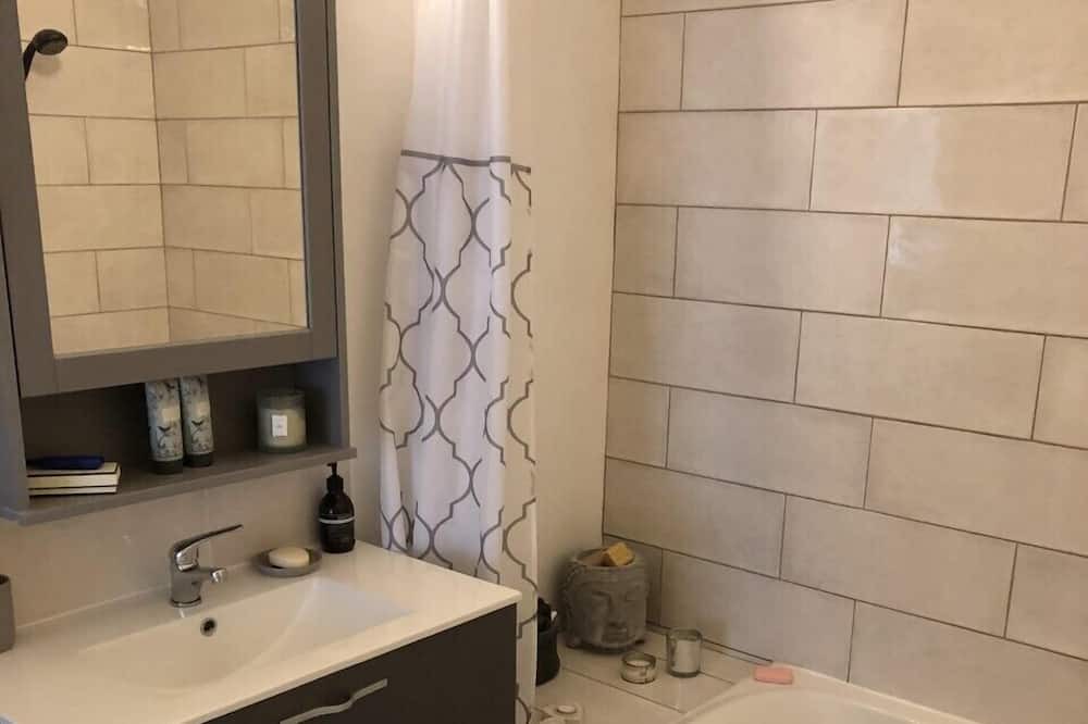 Photo of Bathroom in Monflanquin
