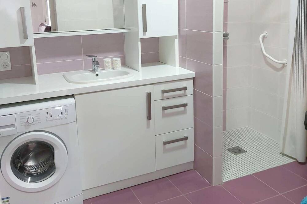 Photo of Bathroom in Saint-Paul-les-Dax