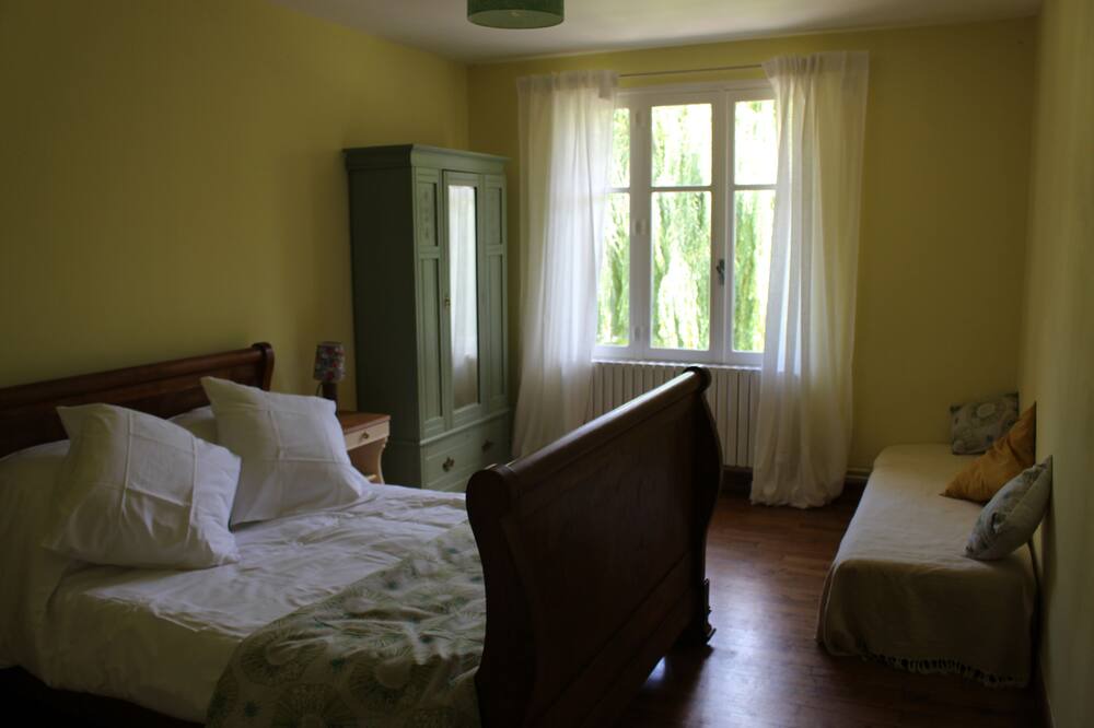 Photo of Bedroom in Tillou
