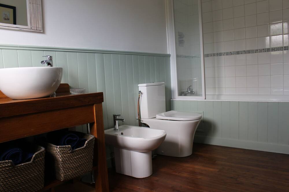 Photo of Bathroom in Tillou