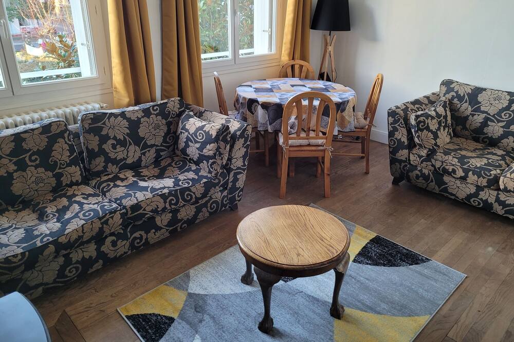 Photo of Livingroom in Chabanais