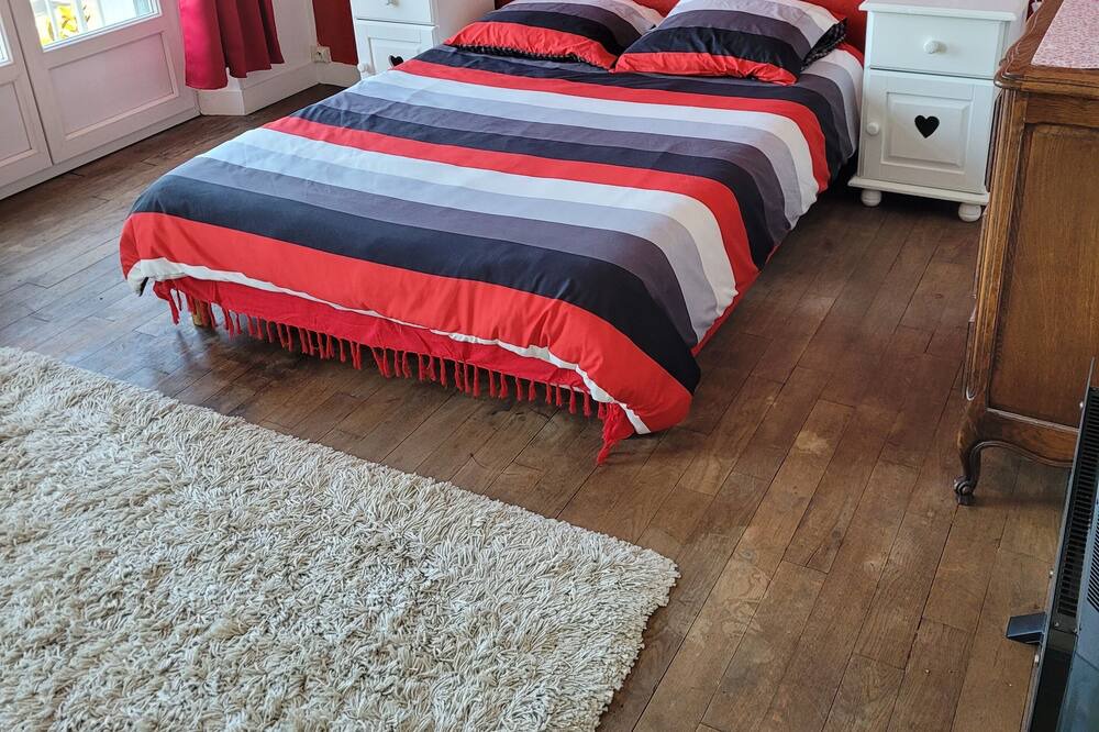 Photo of Bedroom in Chabanais