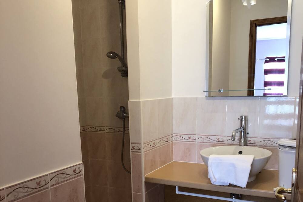 Photo of Bathroom in Borreze