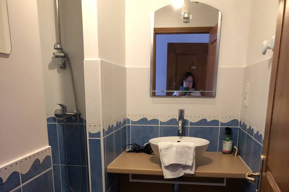 Photo of Bathroom in Borreze
