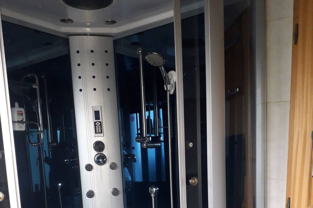 Photo of Bathroom in Les Adjots
