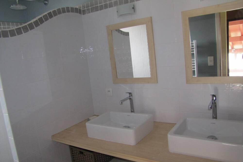 Photo of Bathroom in Arcangues