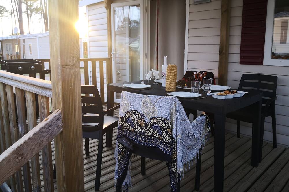 Photo of Patio Balcony in Saint-Julien-en-Born