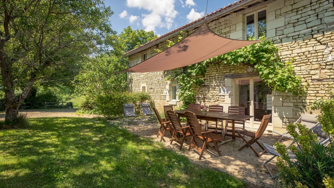 Photo of Outdoor in Saires