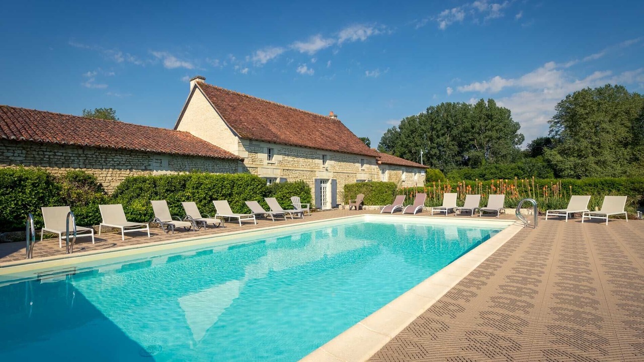 Photo of Outdoor in Saires