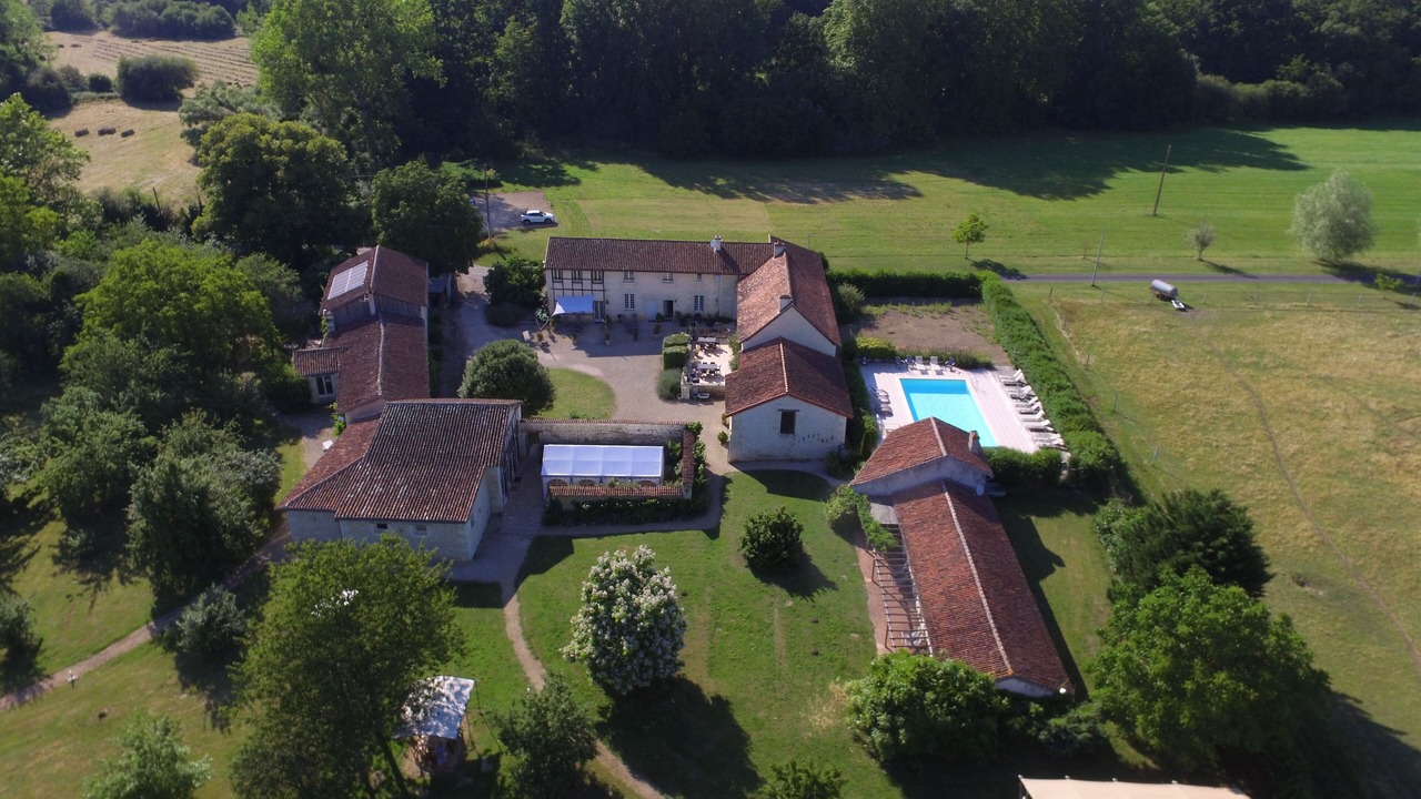 Photo of Outdoor in Saires