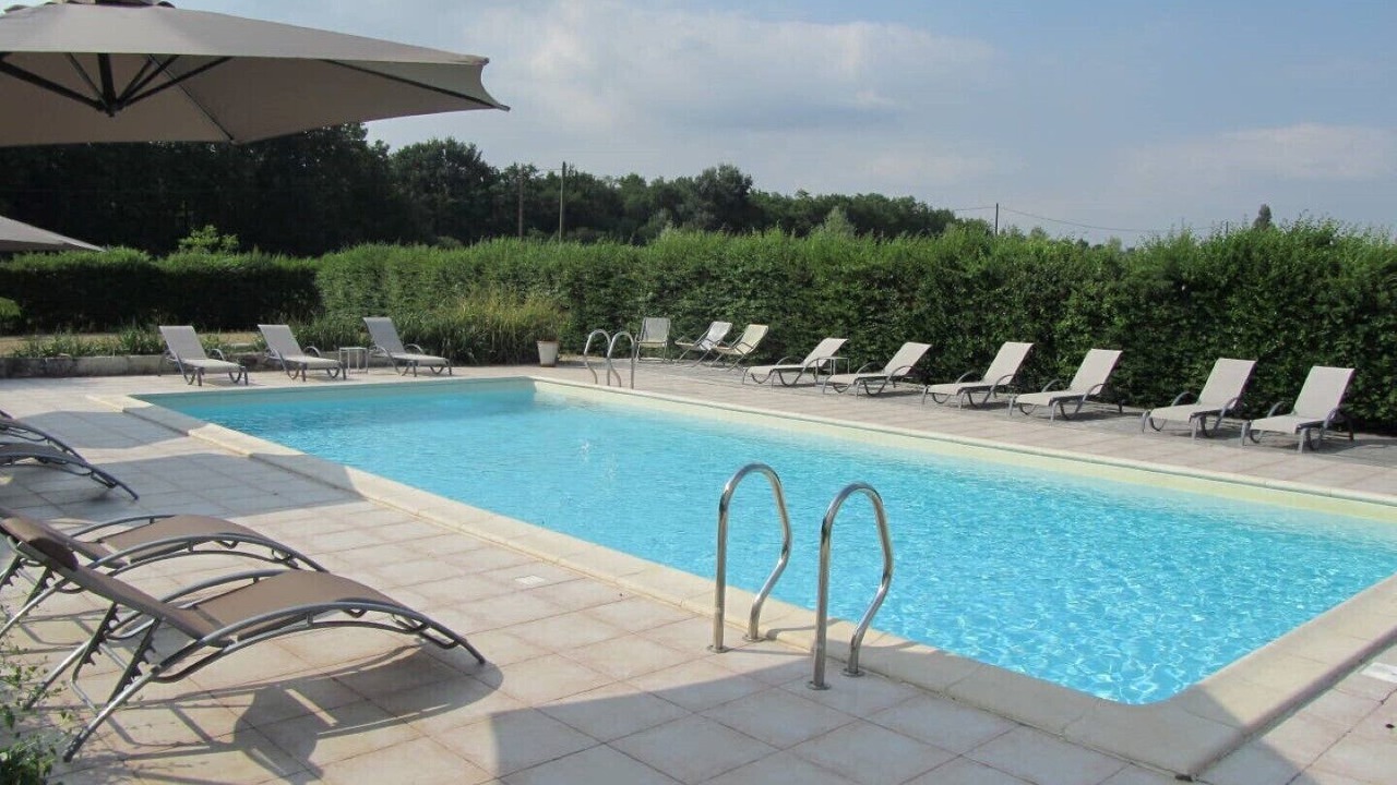 Photo of Outdoor in Saires