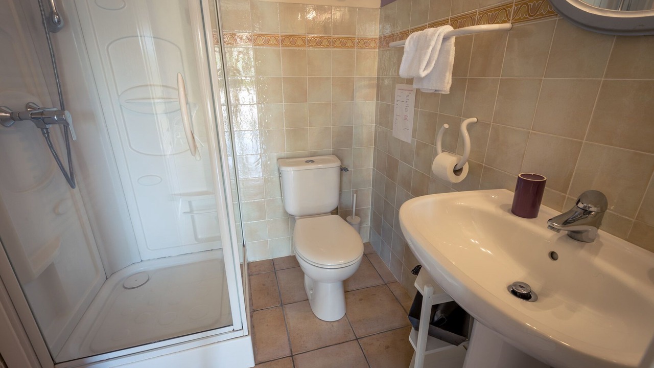 Photo of Bathroom in Saires