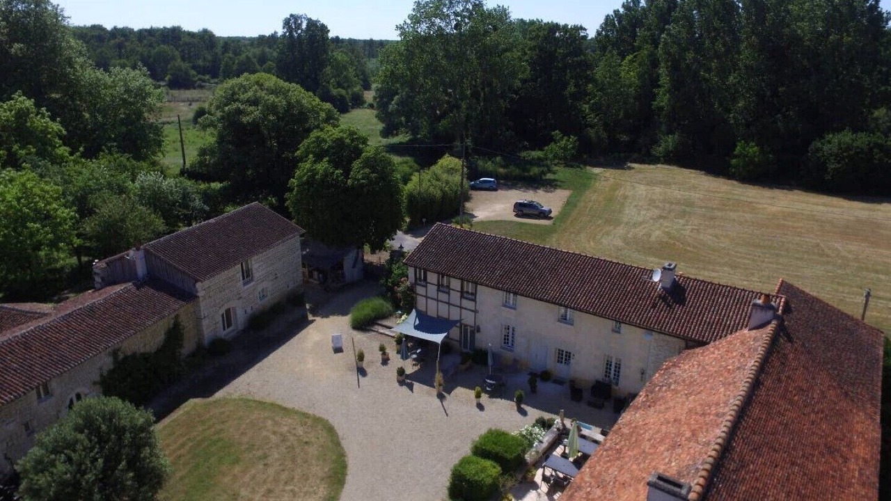 Photo of Outdoor in Saires