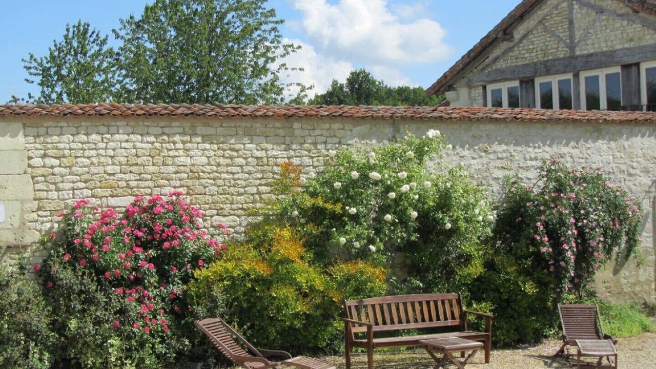 Photo of Outdoor in Saires
